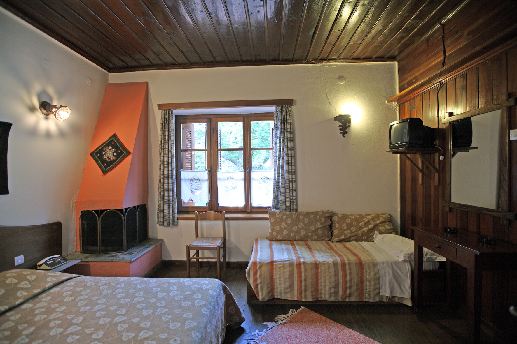 מצובון Hotel Galaxias מראה חיצוני תמונה